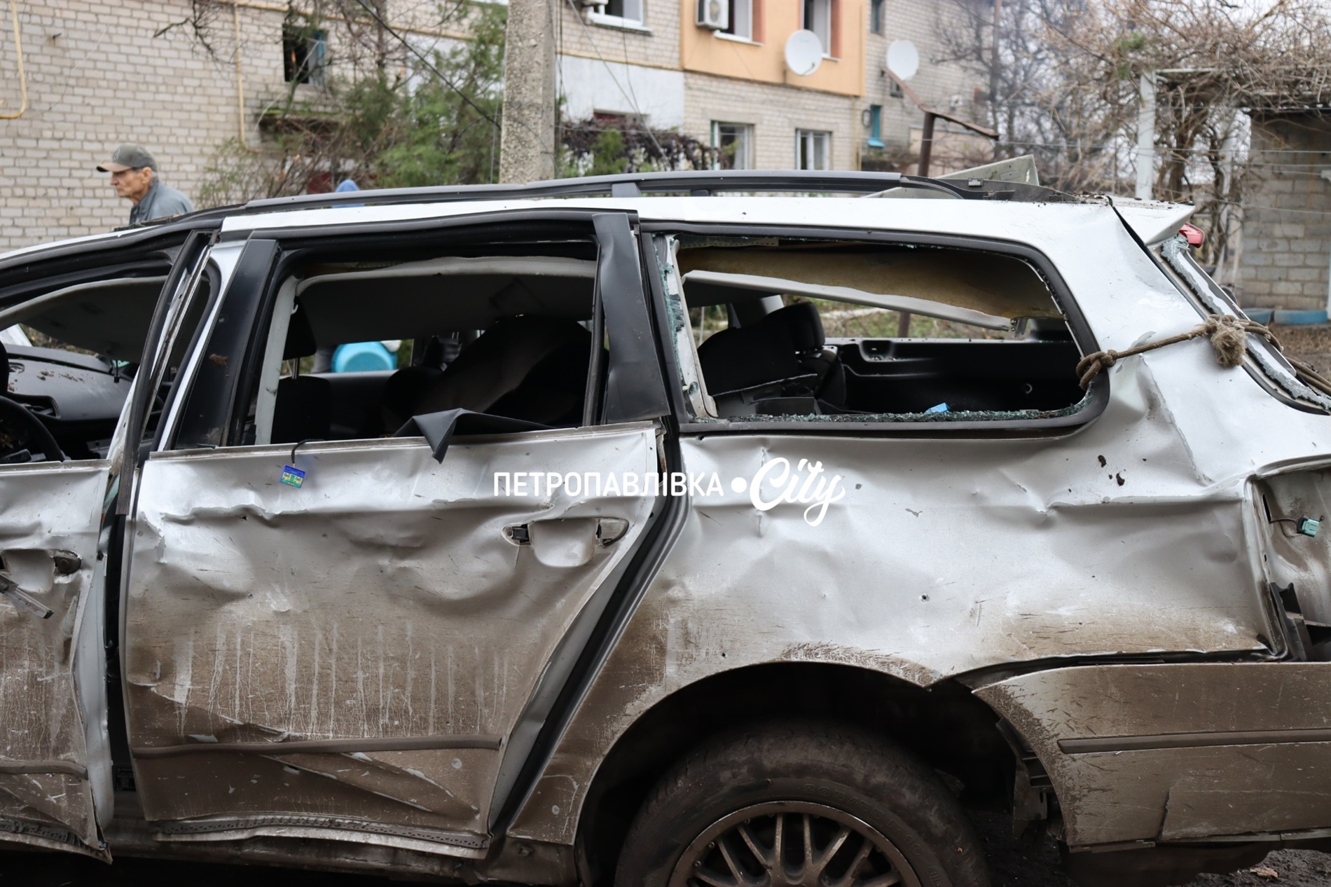 Нічна атака на Петропавлівку: ворожий безпілотник вдарив по житлових будинках (ВІДЕО)