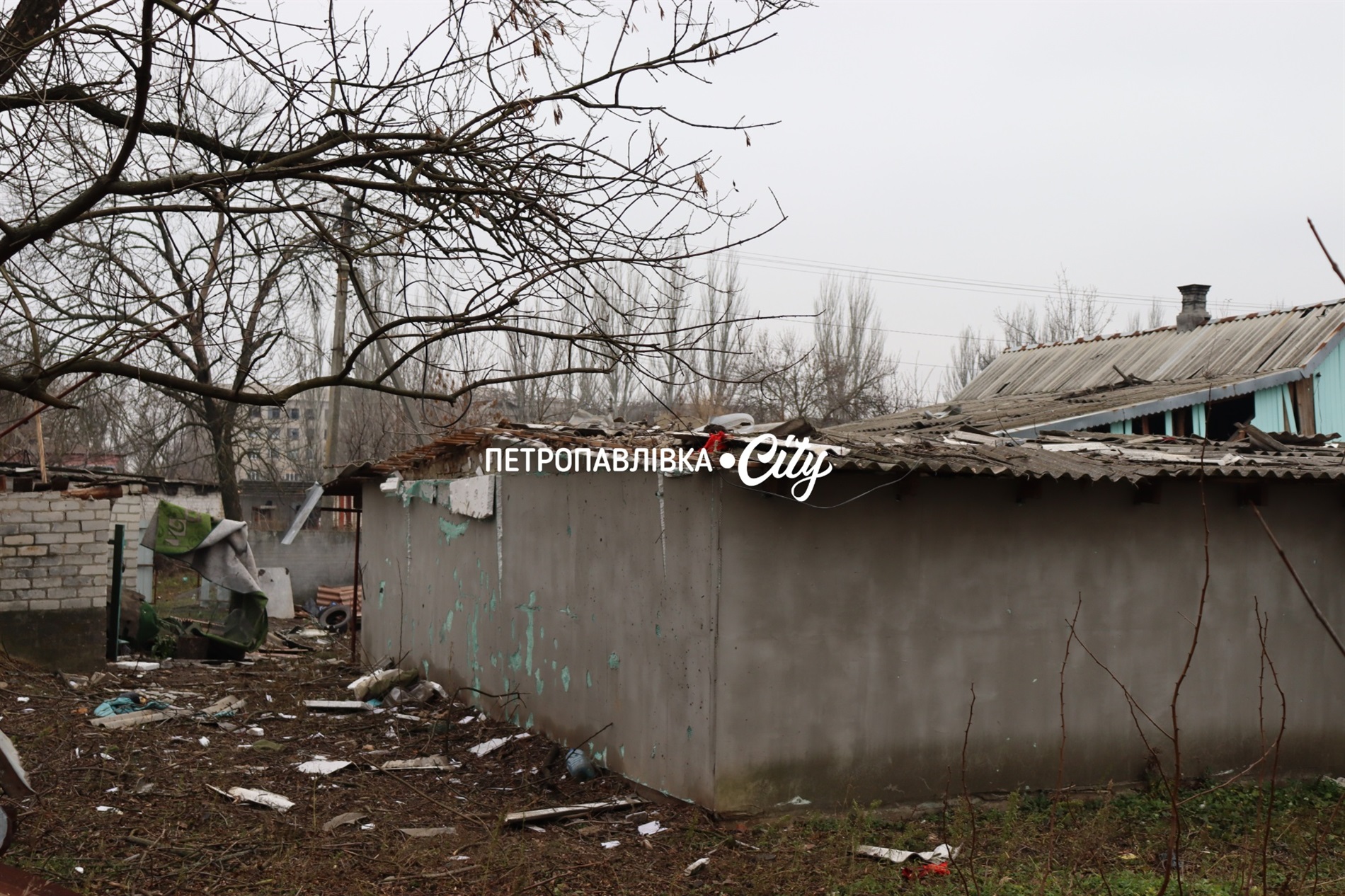 Нічна атака на Петропавлівку: ворожий безпілотник вдарив по житлових будинках (ВІДЕО)