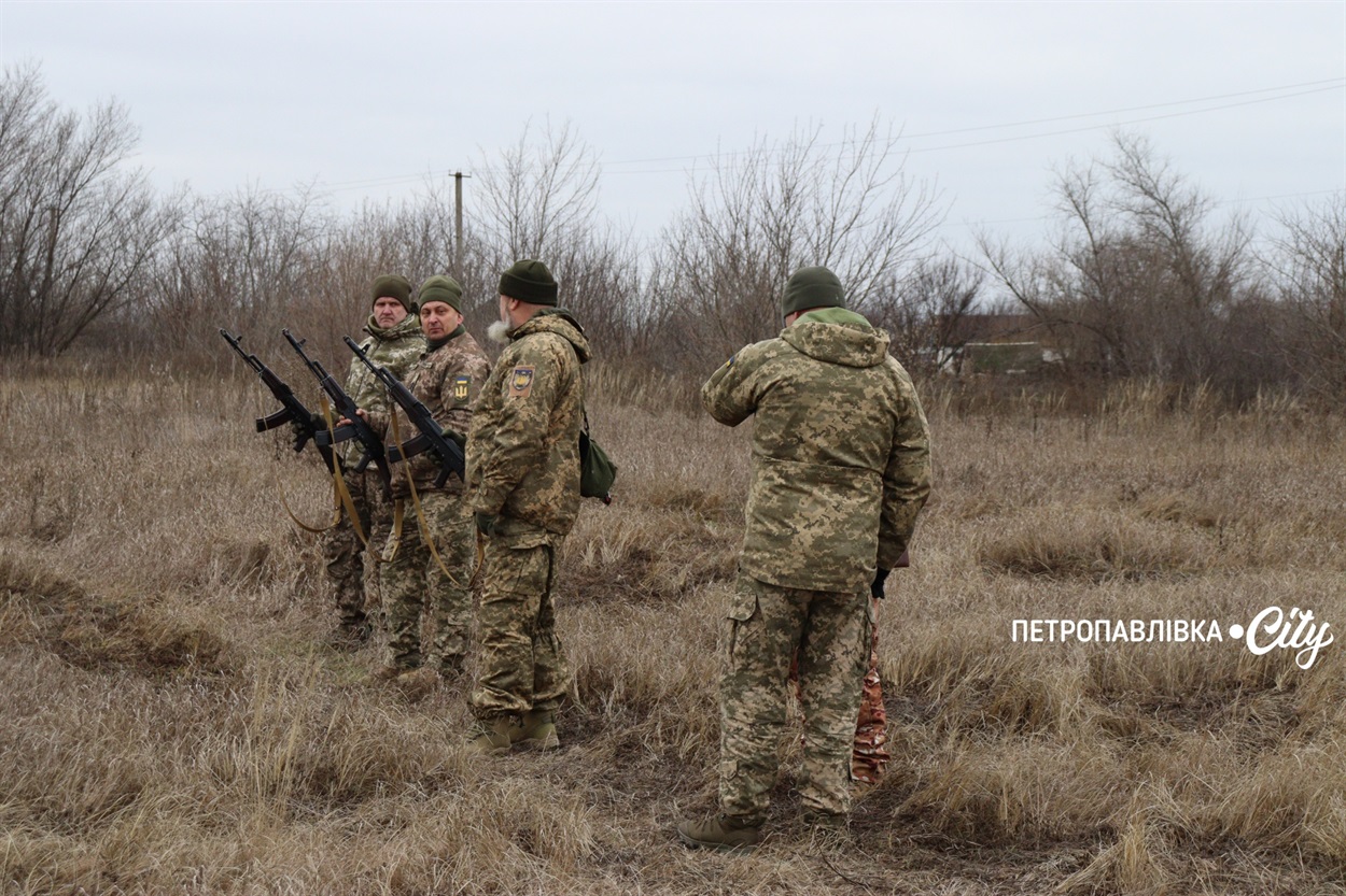 На щиті додому… Село Троїцьке провело в останню путь захисника Сергія Овечка (ВІДЕО)