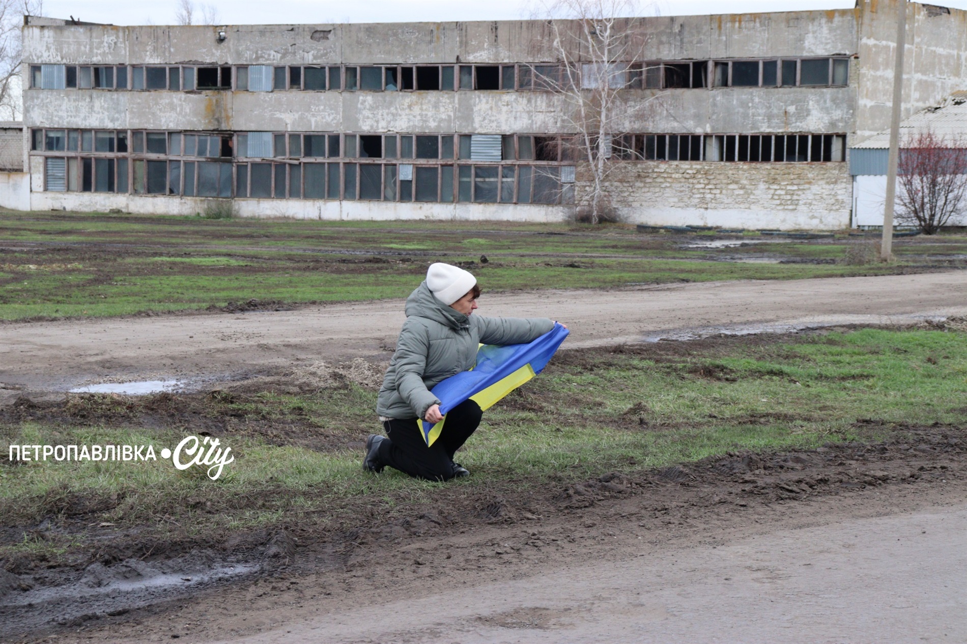 На щиті додому… Село Троїцьке провело в останню путь захисника Сергія Овечка (ВІДЕО)