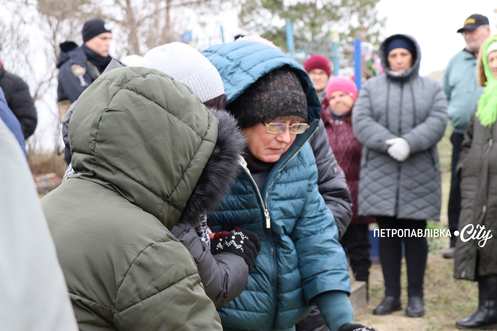 На щиті додому… Село Троїцьке провело в останню путь захисника Сергія Овечка (ВІДЕО)
