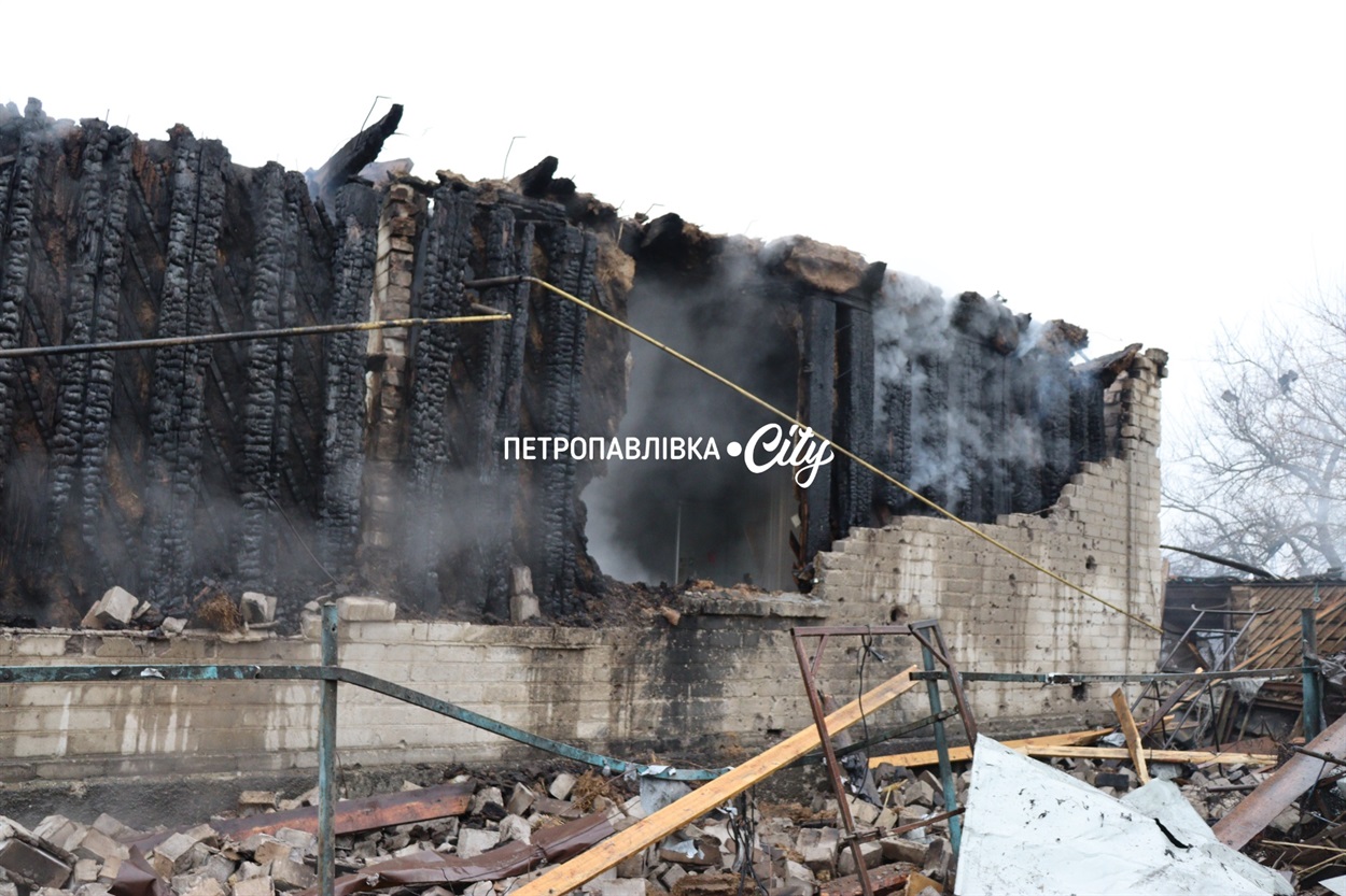 Шахед повернувся на світанку: у Петропавлівці розбиті будинки місцевих жителів (ВІДЕО)