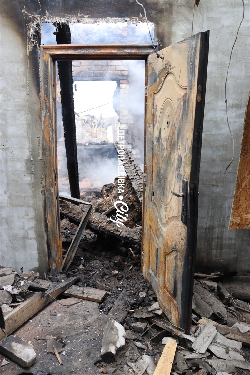 Шахед повернувся на світанку: у Петропавлівці розбиті будинки місцевих жителів (ВІДЕО)