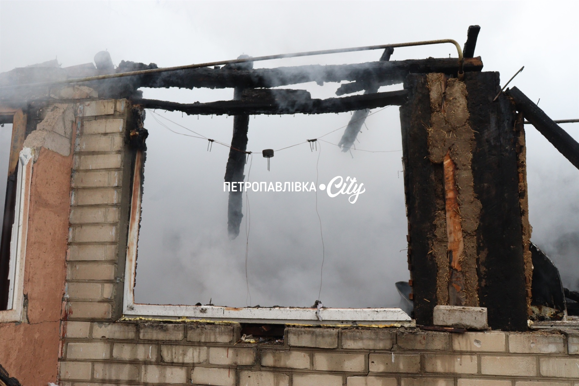 Шахед повернувся на світанку: у Петропавлівці розбиті будинки місцевих жителів (ВІДЕО)