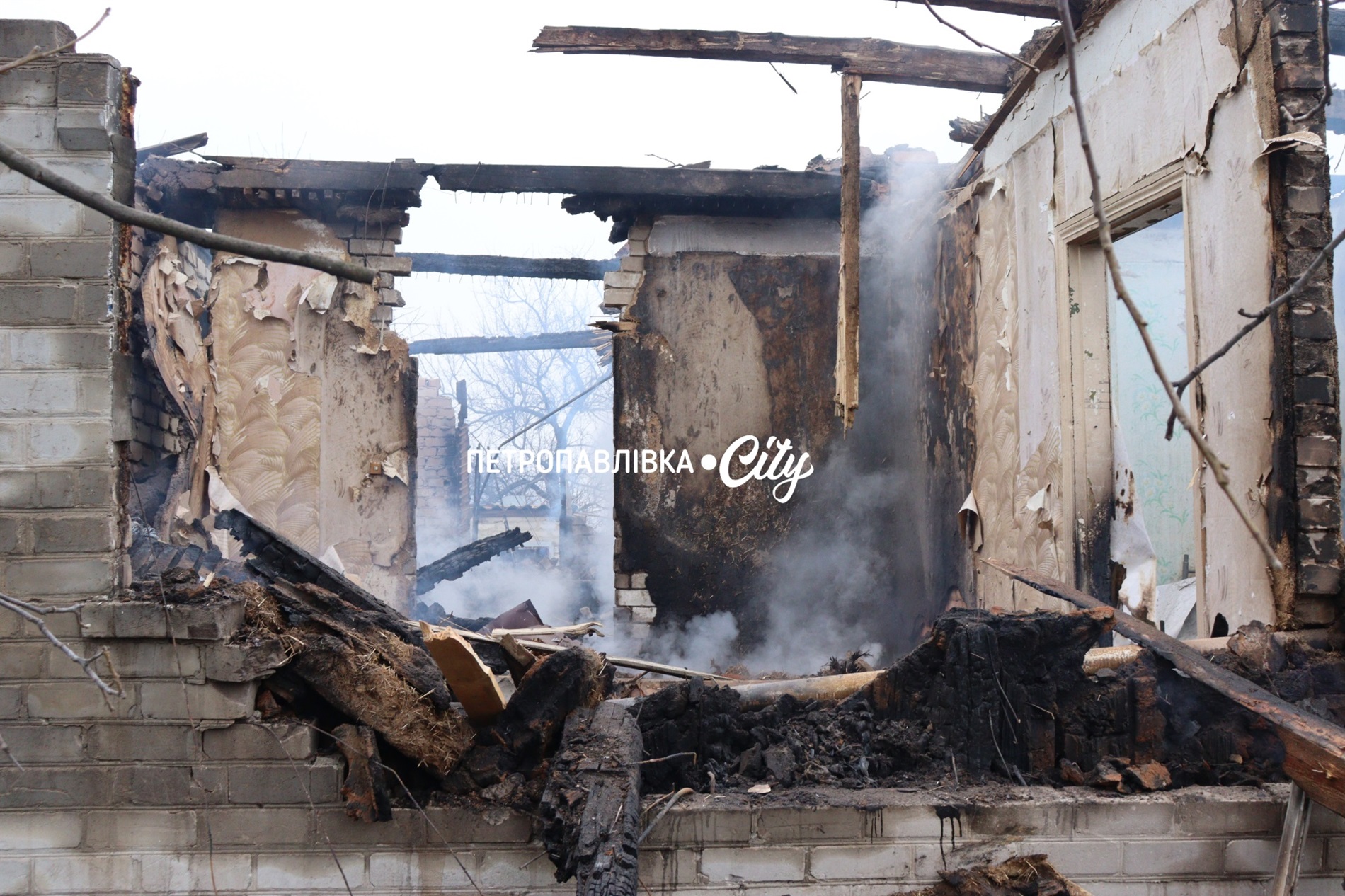 Шахед повернувся на світанку: у Петропавлівці розбиті будинки місцевих жителів (ВІДЕО)