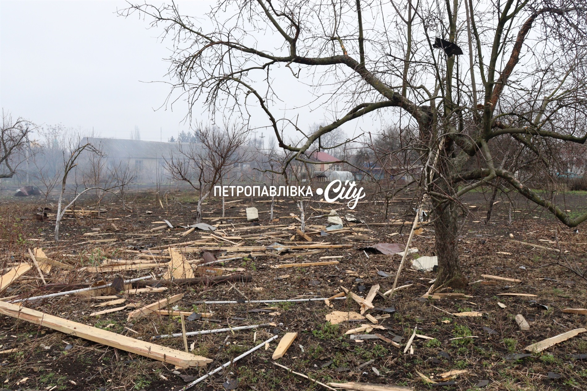 Шахед повернувся на світанку: у Петропавлівці розбиті будинки місцевих жителів (ВІДЕО)
