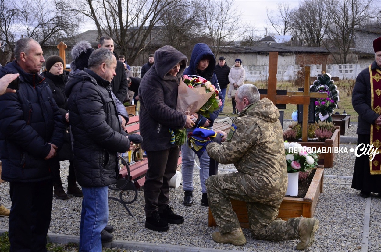 «Тепер мій син буде поруч»: захисника України Ростислава Скляренка перепоховали на Івано-Франківщині