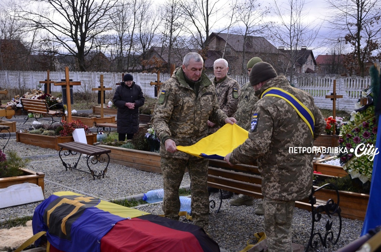 «Тепер мій син буде поруч»: захисника України Ростислава Скляренка перепоховали на Івано-Франківщині