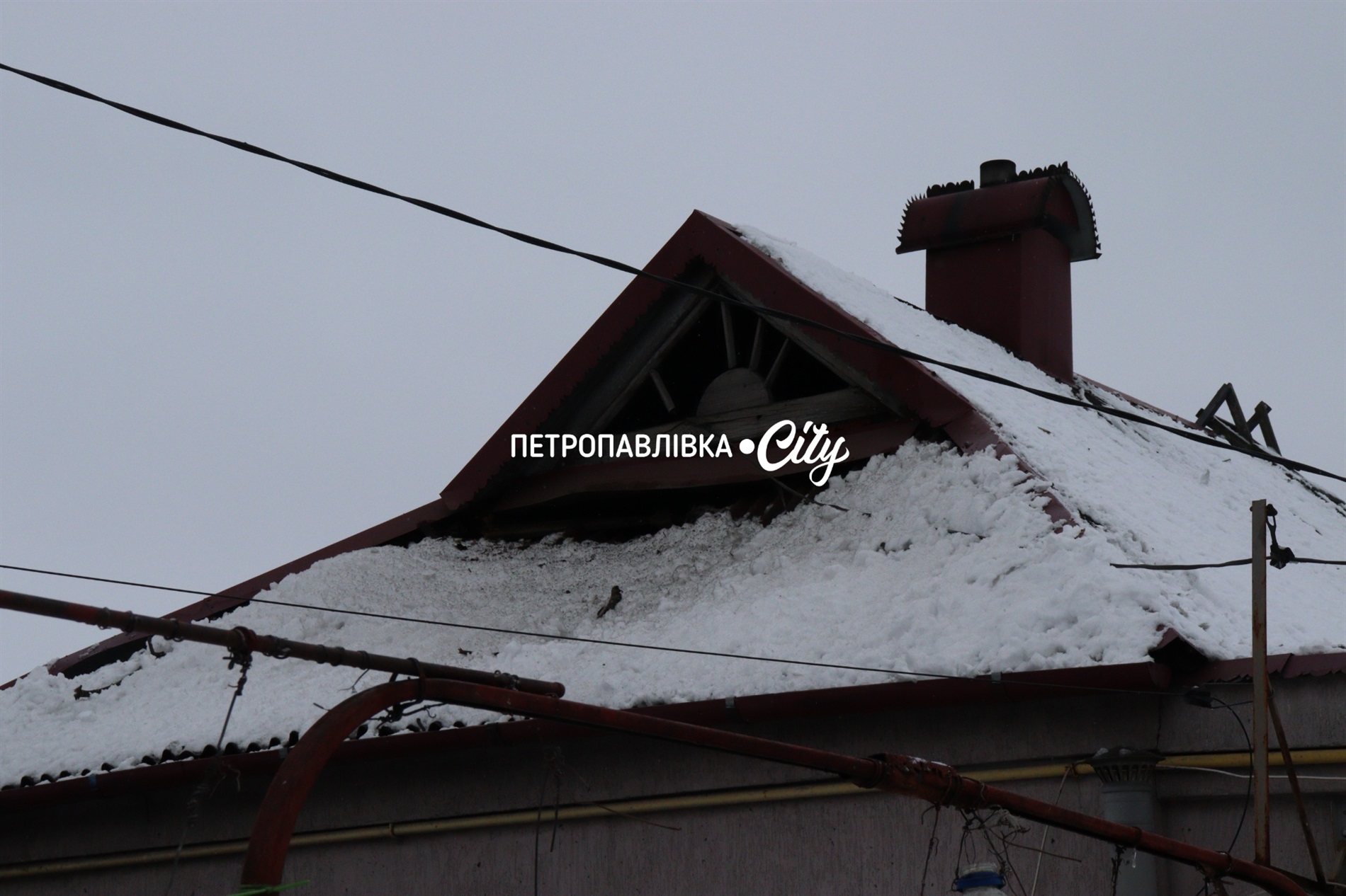 Петропавлівку атакували ворожі шахеди: люди залишилися без житла (ВІДЕО)