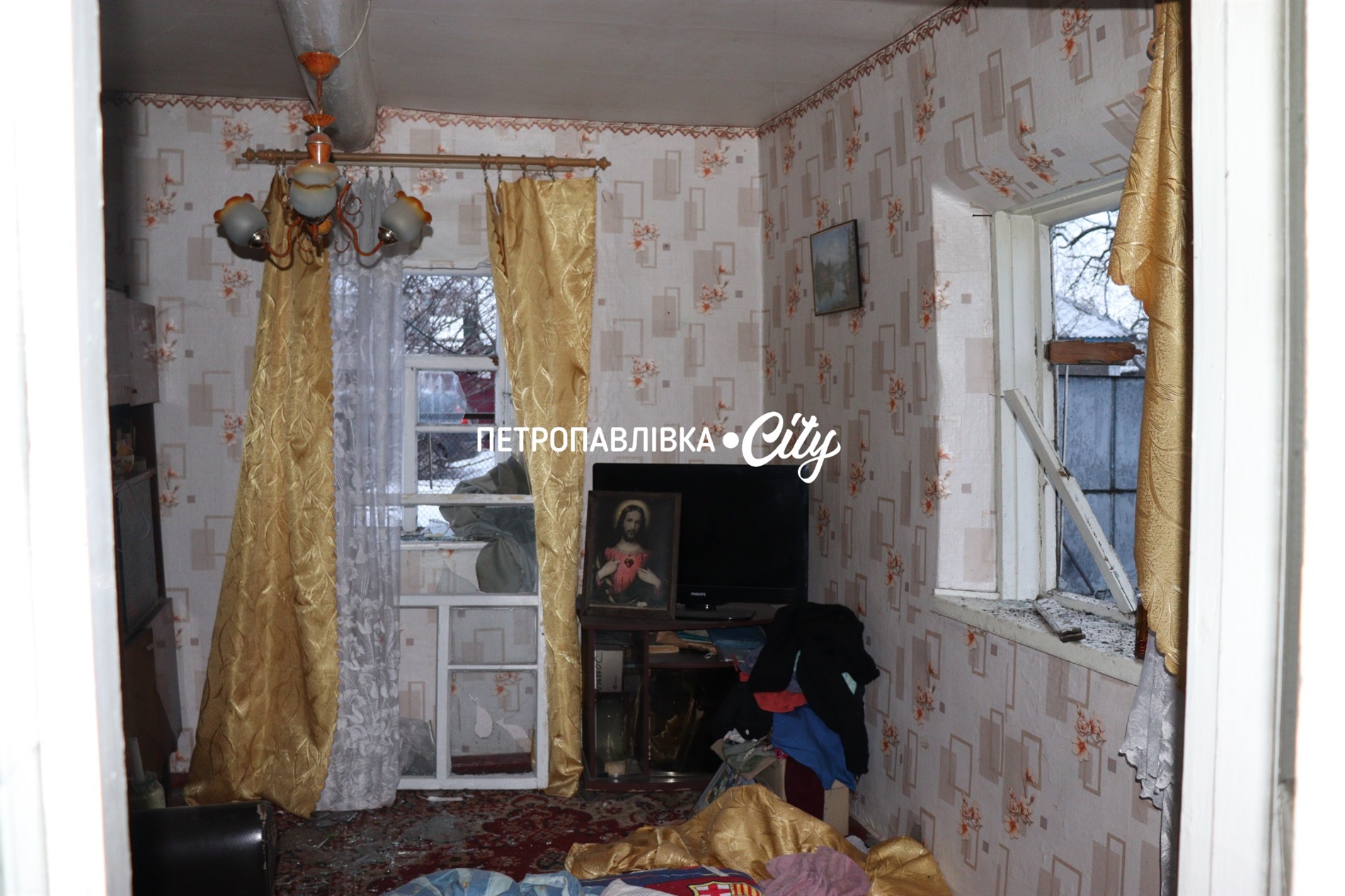 Петропавлівку атакували ворожі шахеди: люди залишилися без житла (ВІДЕО)