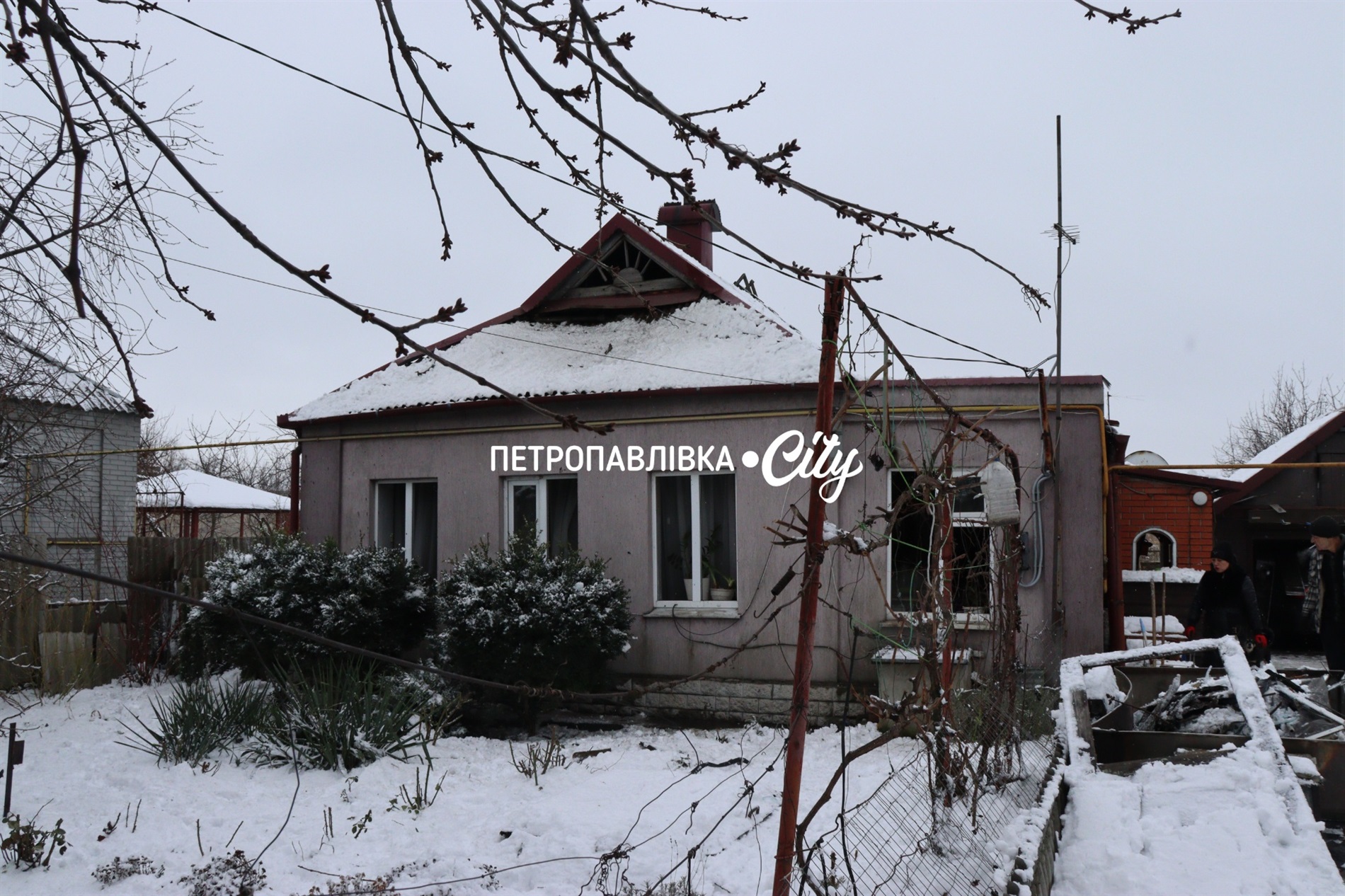 Петропавлівку атакували ворожі шахеди: люди залишилися без житла (ВІДЕО)
