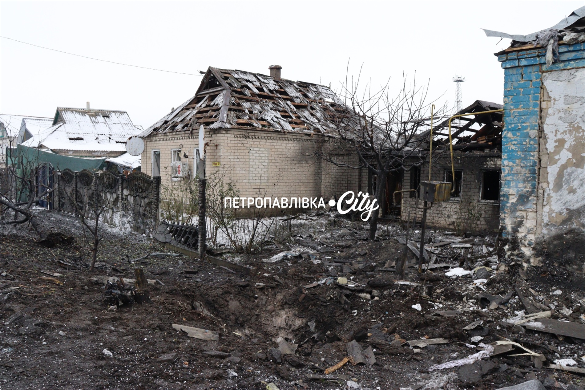 Петропавлівку атакували ворожі шахеди: люди залишилися без житла (ВІДЕО)