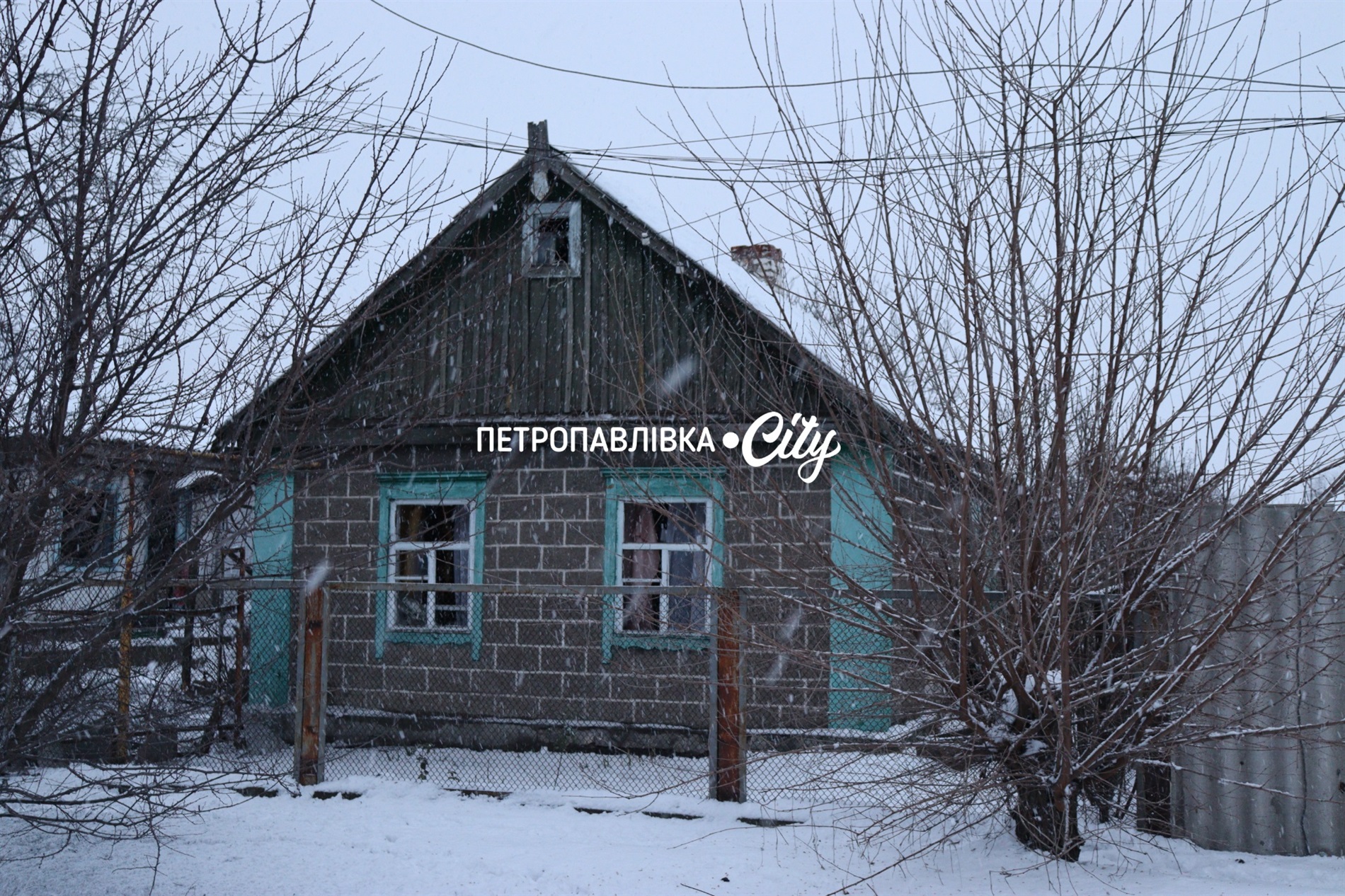 Петропавлівку атакували ворожі шахеди: люди залишилися без житла (ВІДЕО)