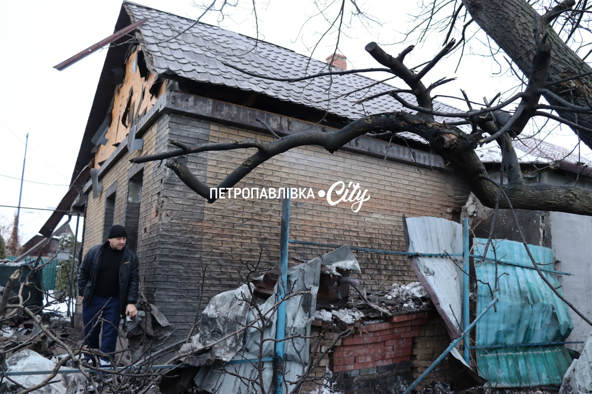 Петропавлівку атакували ворожі шахеди: люди залишилися без житла (ВІДЕО)