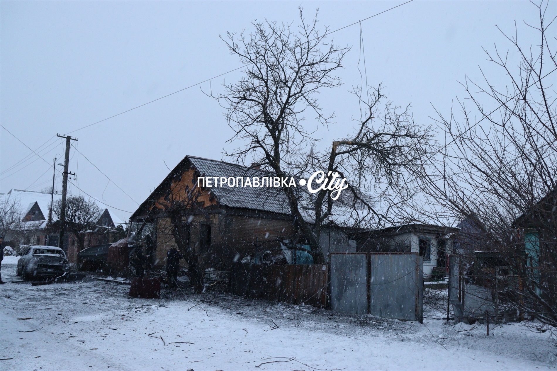 Петропавлівку атакували ворожі шахеди: люди залишилися без житла (ВІДЕО)