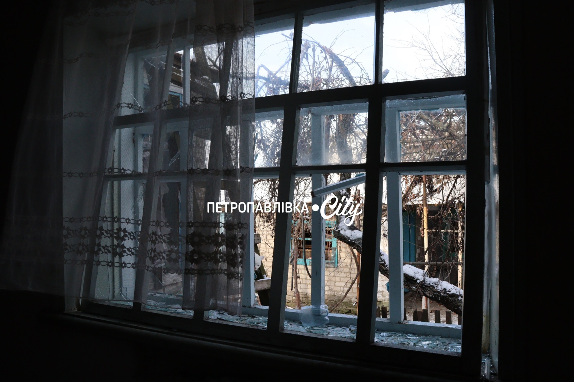 Двері вирвало, діти плакали і брата поранило: Самарське після ракетного удару (ВІДЕО)