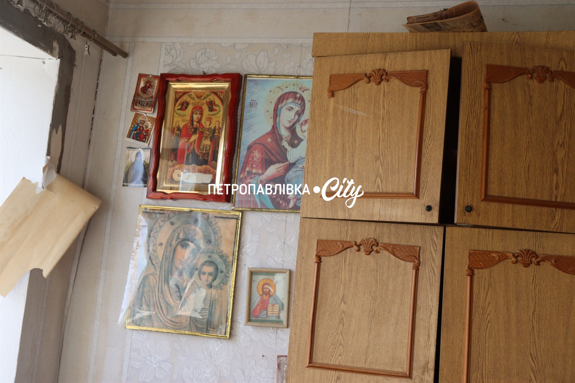 Двері вирвало, діти плакали і брата поранило: Самарське після ракетного удару (ВІДЕО)