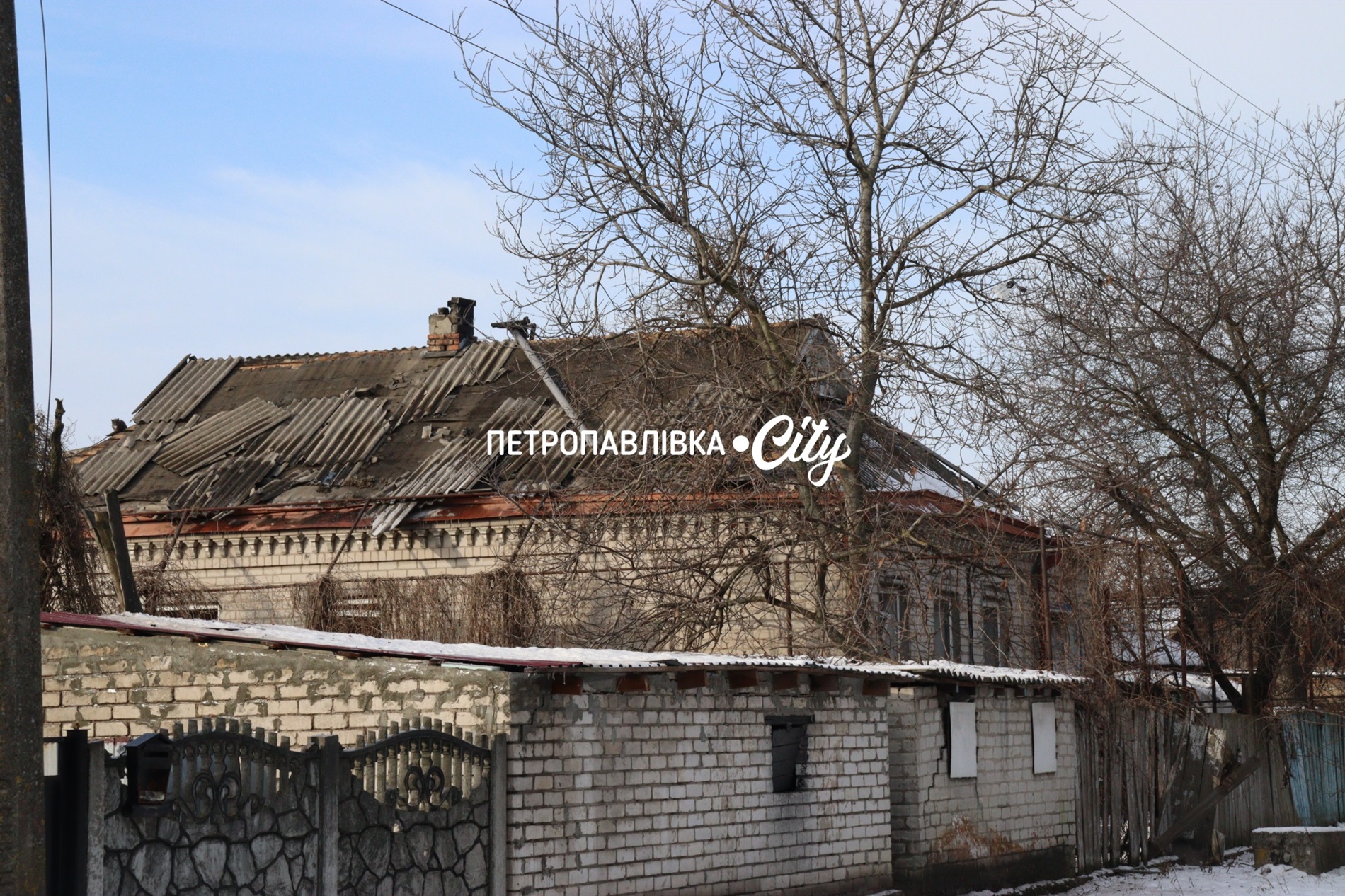 Двері вирвало, діти плакали і брата поранило: Самарське після ракетного удару (ВІДЕО)