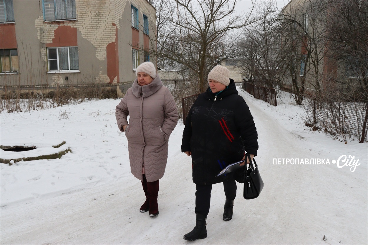 За кілька кілометрів від фронту: дітей із Васильківського евакуюють