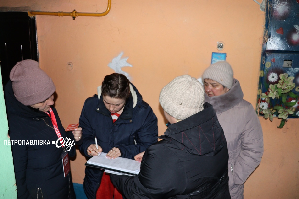 За кілька кілометрів від фронту: дітей із Васильківського евакуюють