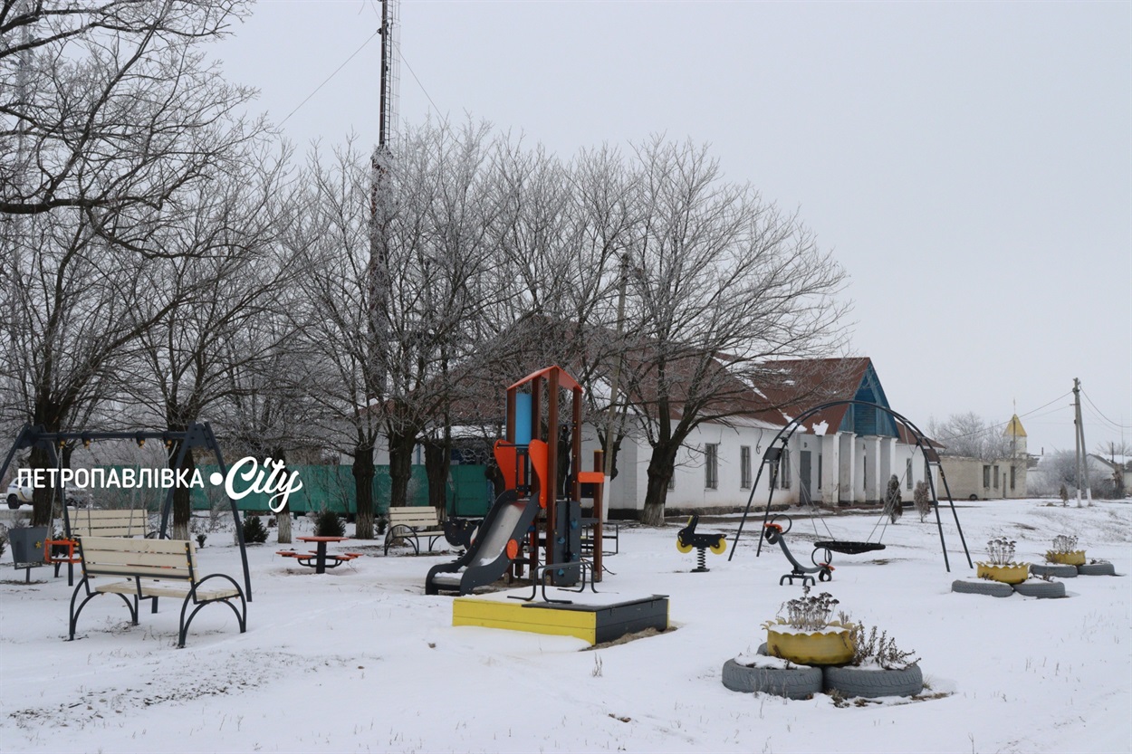 За кілька кілометрів від фронту: дітей із Васильківського евакуюють