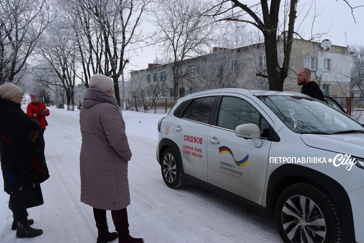 За кілька кілометрів від фронту: дітей із Васильківського евакуюють