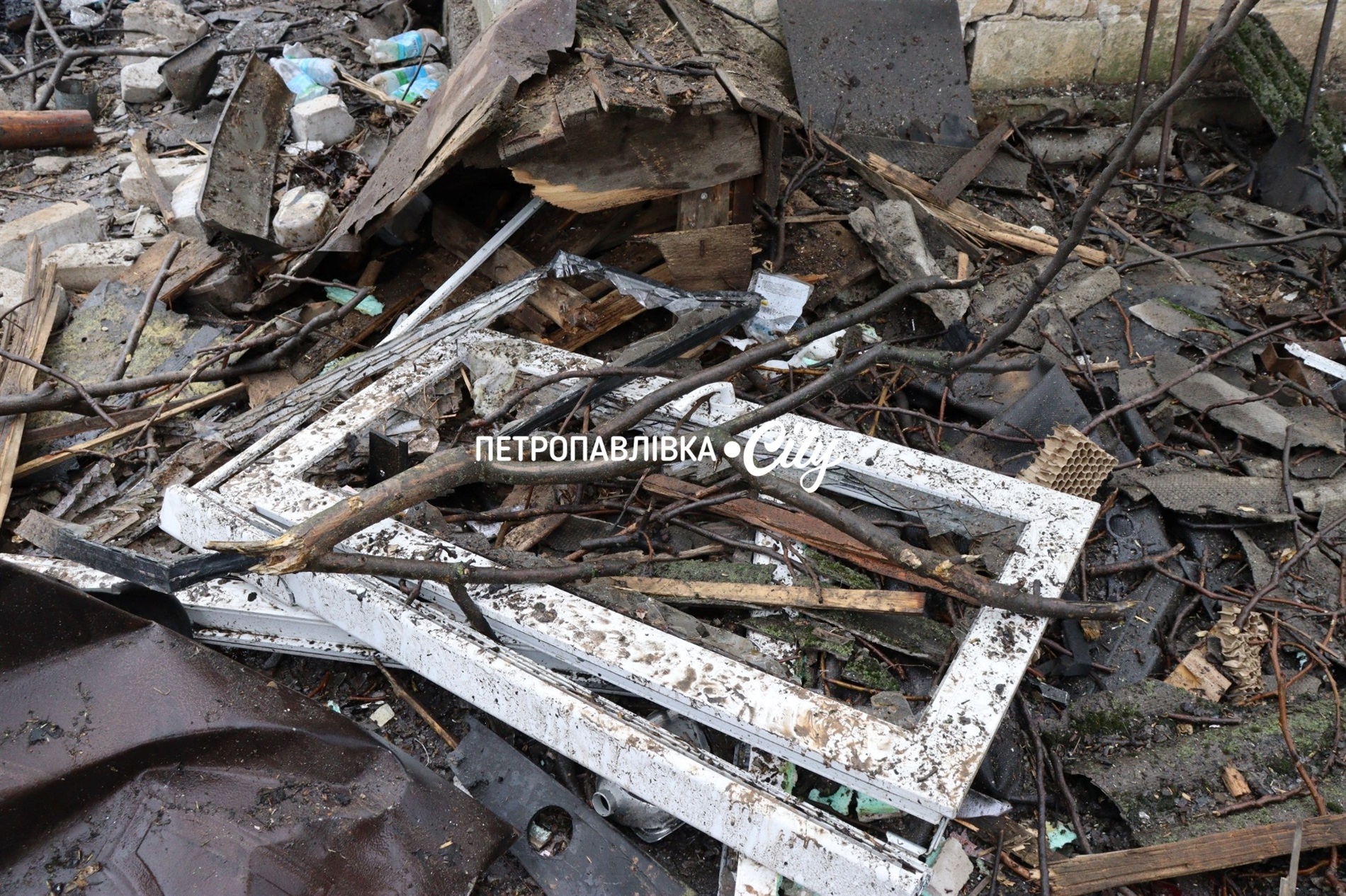 Ніч у Петропавлівці, коли небо гуділо загрозою, та день, коли дім зник за одну мить (ВІДЕО)