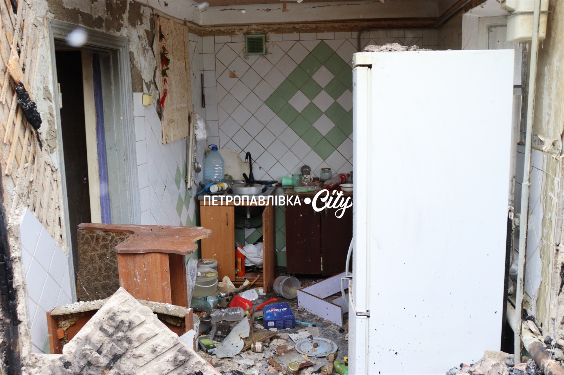 «Вискочили на вулицю, в чому були». Нічна атака по Шахтарському