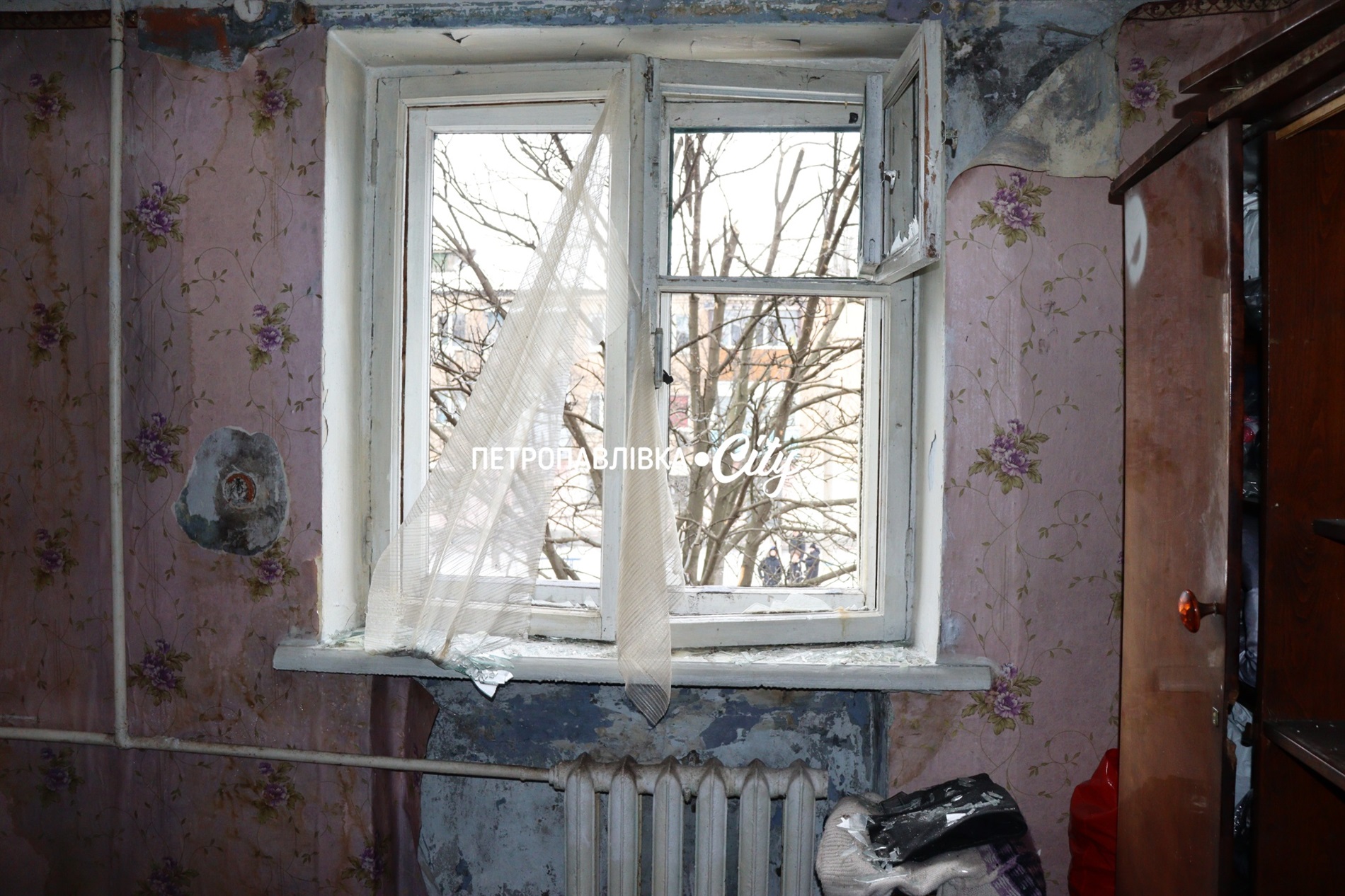«Вискочили на вулицю, в чому були». Нічна атака по Шахтарському