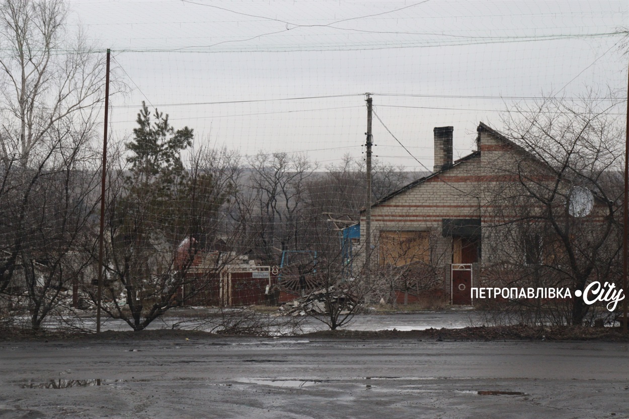 Життя на межі: як живуть у прифронтових селах Донеччини (ВІДЕО)