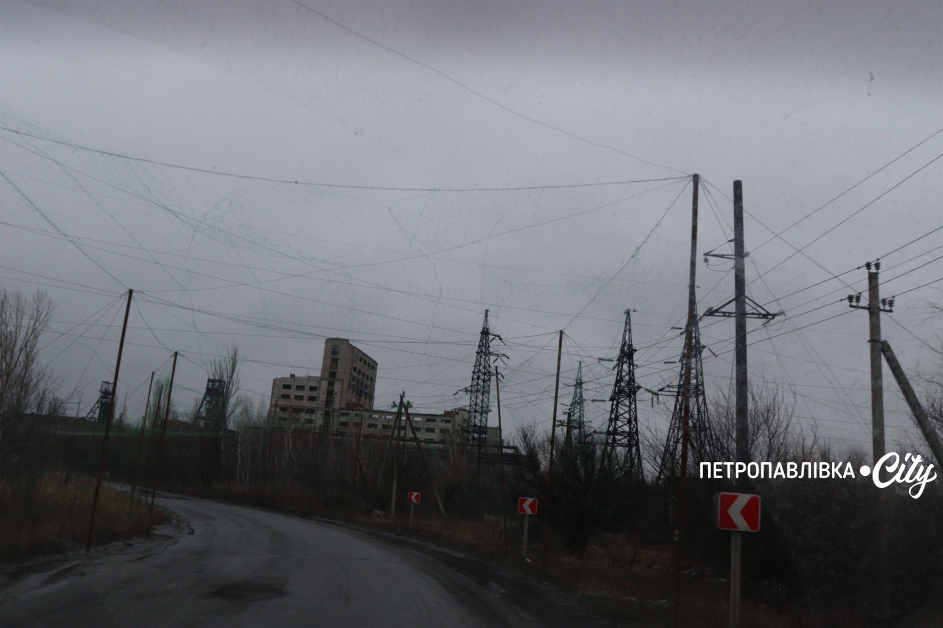 Життя на межі: як живуть у прифронтових селах Донеччини (ВІДЕО)