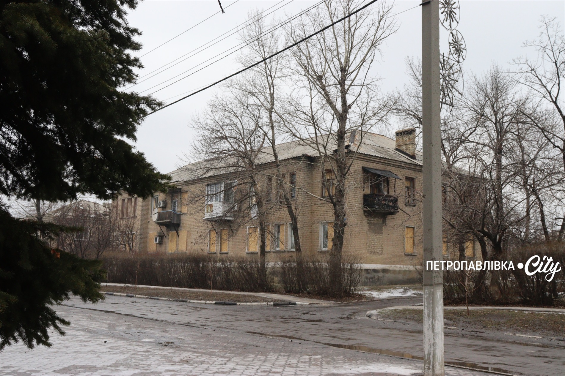 Життя на межі: як живуть у прифронтових селах Донеччини (ВІДЕО)