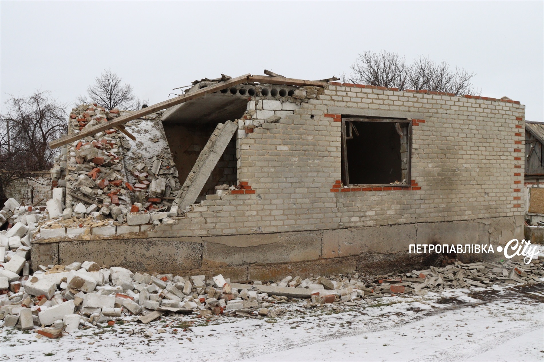 Життя на межі: як живуть у прифронтових селах Донеччини (ВІДЕО)