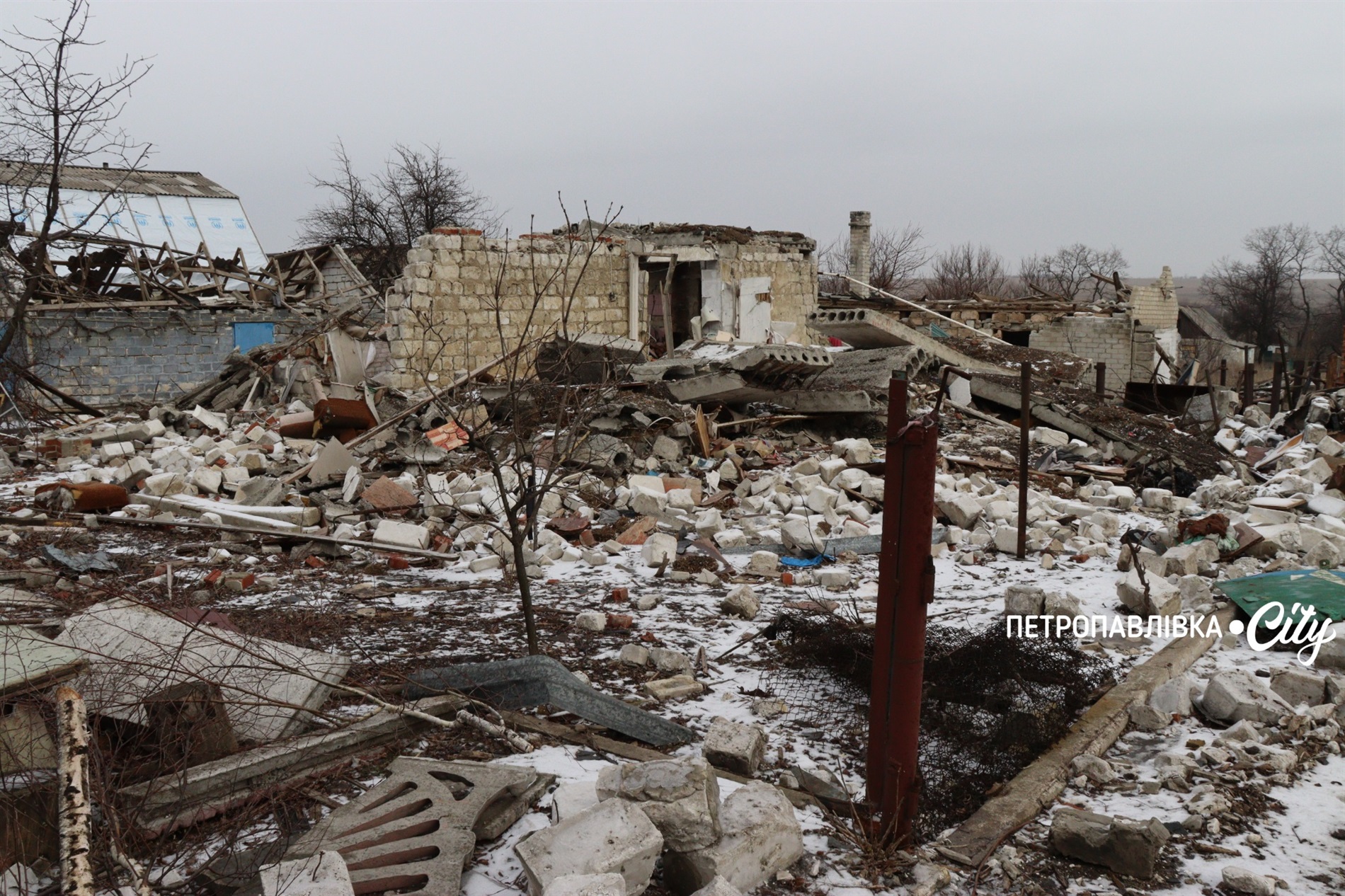 Життя на межі: як живуть у прифронтових селах Донеччини (ВІДЕО)