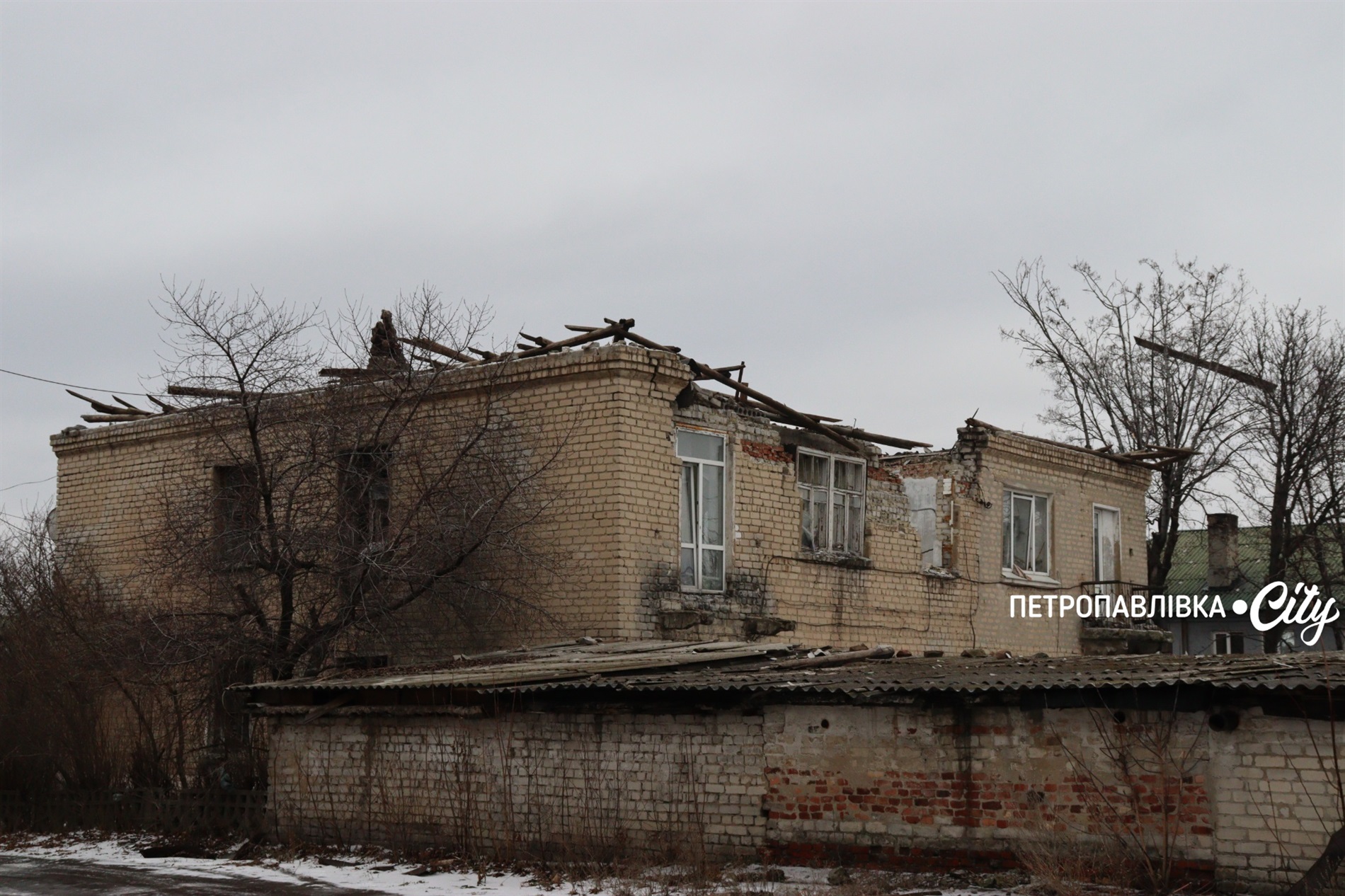 Життя на межі: як живуть у прифронтових селах Донеччини (ВІДЕО)