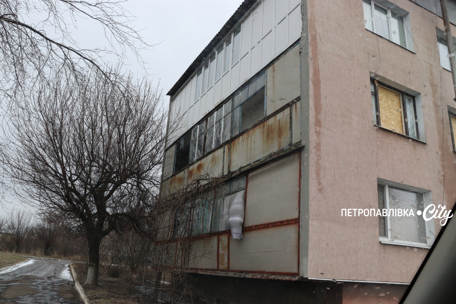 Життя на межі: як живуть у прифронтових селах Донеччини (ВІДЕО)