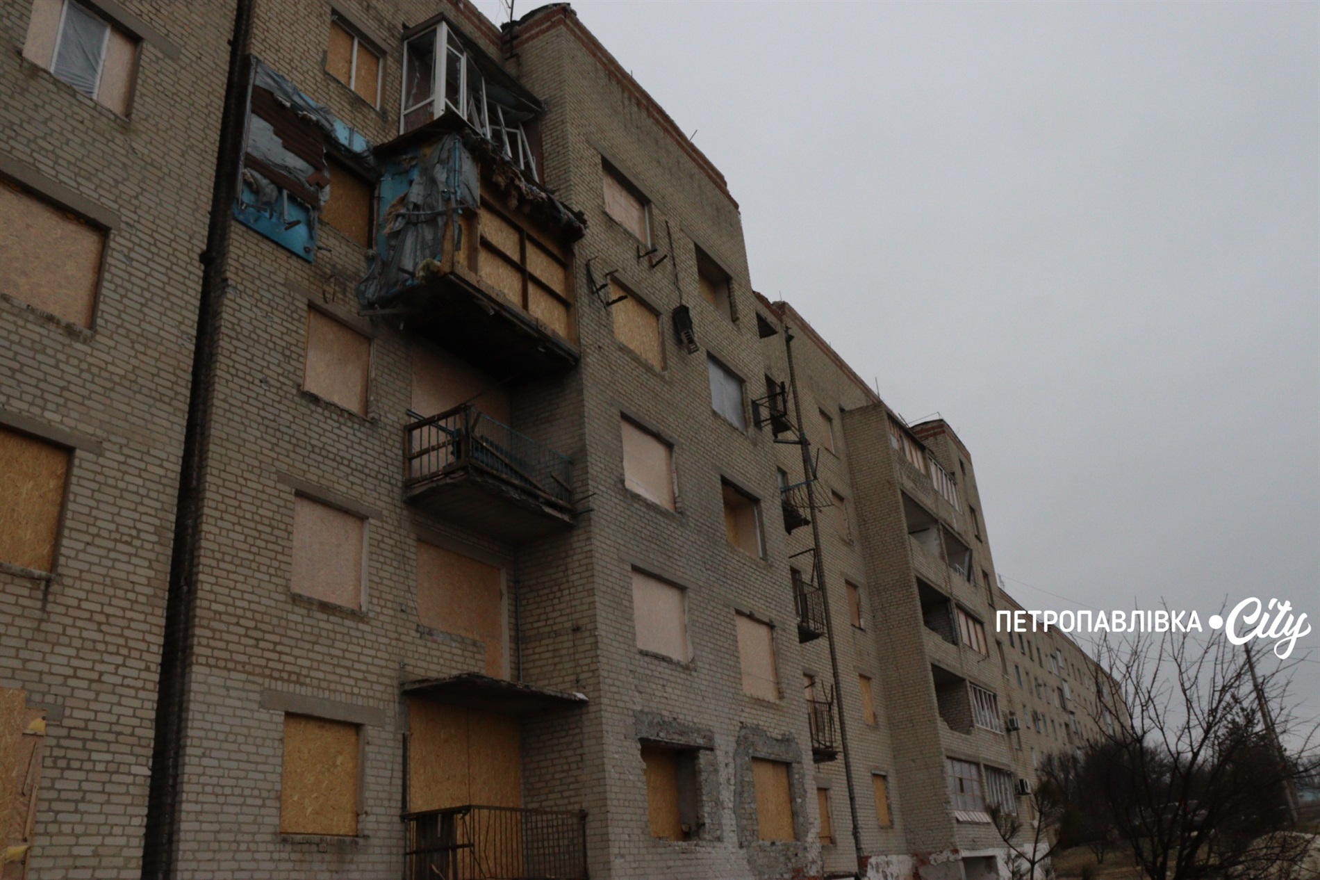 Життя на межі: як живуть у прифронтових селах Донеччини (ВІДЕО)