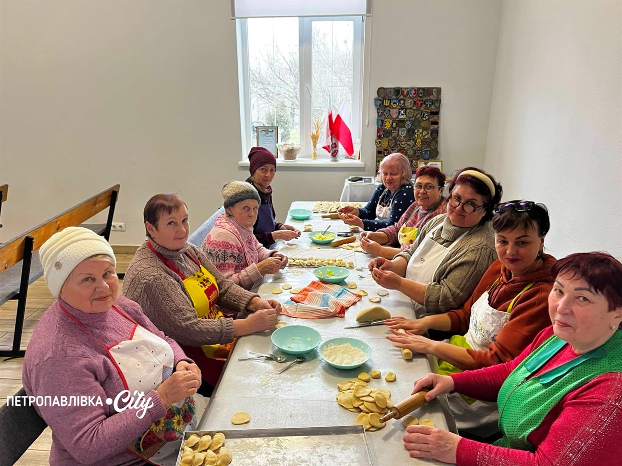Чотири роки волонтерського кулінарного фронту в Петропавлівці: «Нове життя» — історія вареників