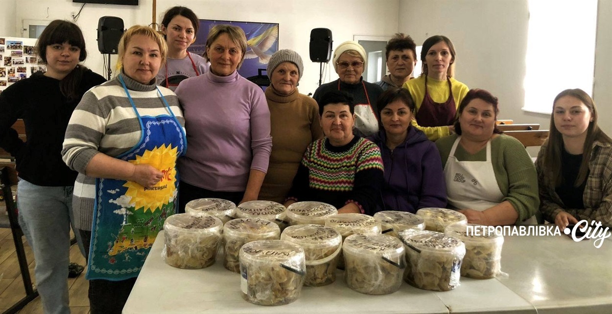 Чотири роки волонтерського кулінарного фронту в Петропавлівці: «Нове життя» — історія вареників