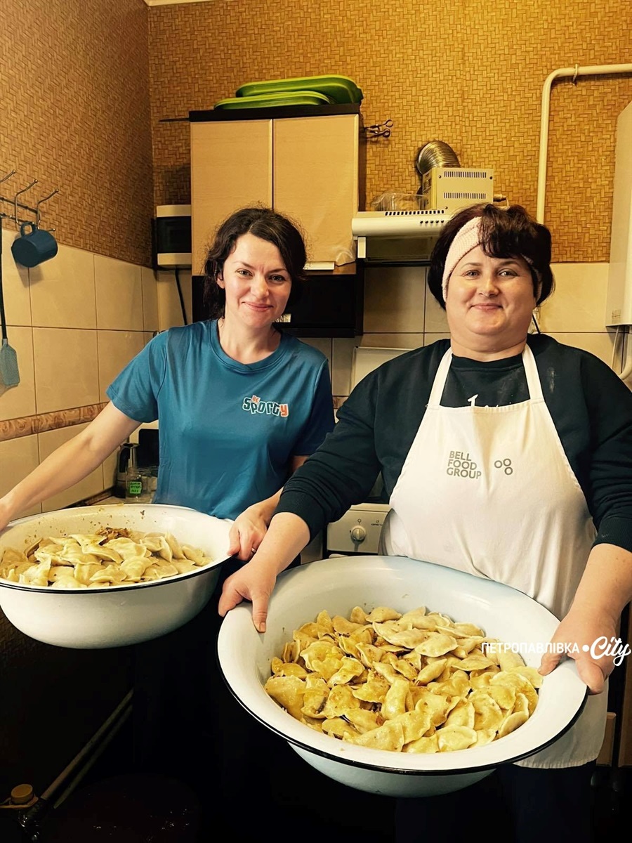 Чотири роки волонтерського кулінарного фронту в Петропавлівці: «Нове життя» — історія вареників
