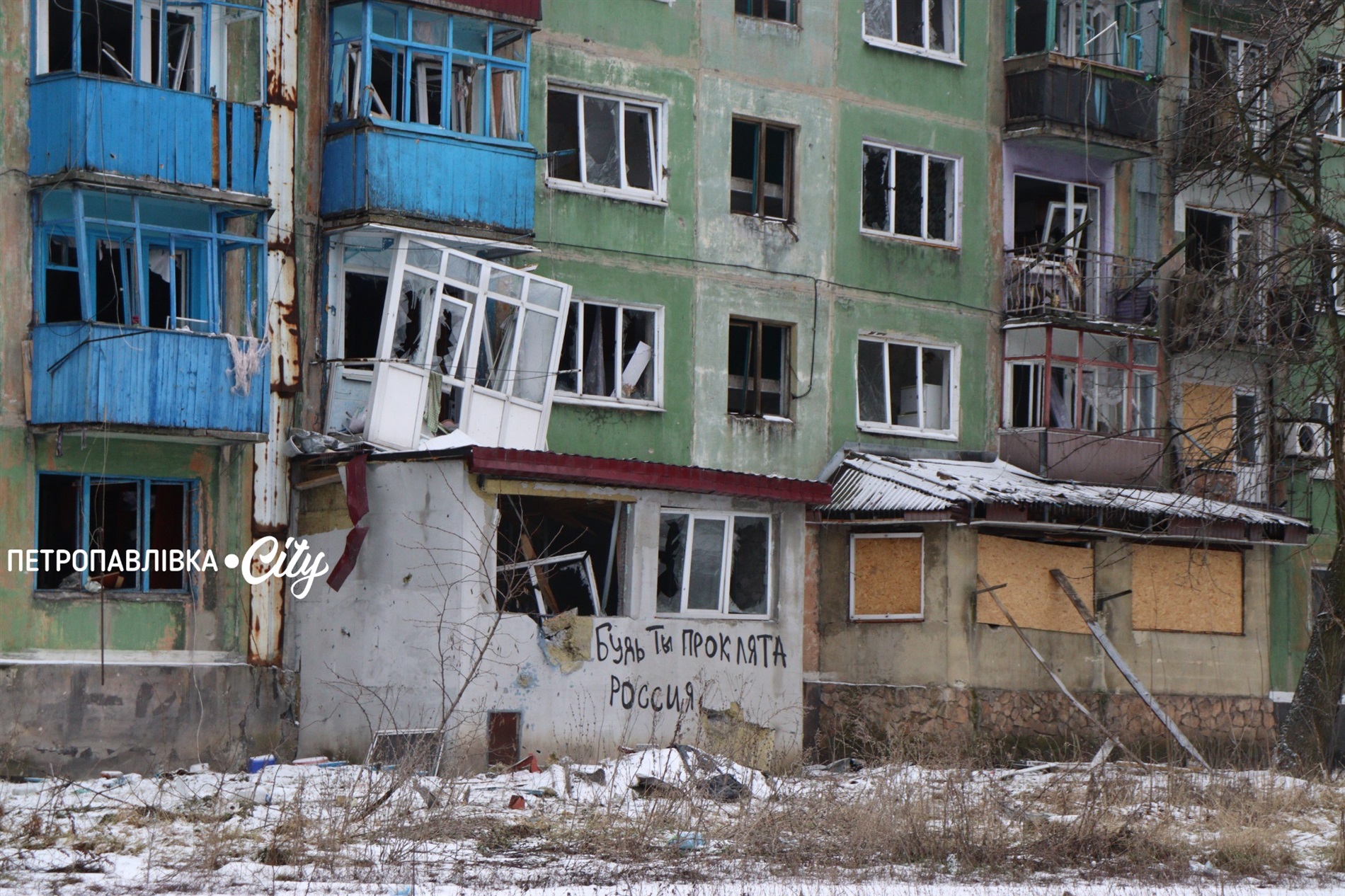 Білозерське — місто, що живе під дронами: як виживають люди за 12 кілометрів від фронту (ВІДЕО)