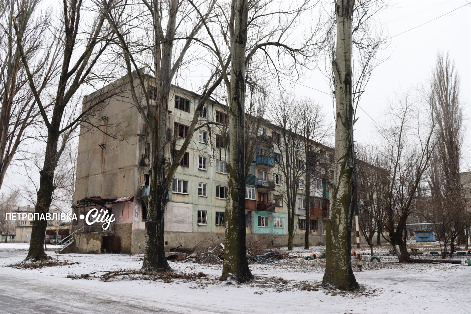 Білозерське — місто, що живе під дронами: як виживають люди за 12 кілометрів від фронту (ВІДЕО)