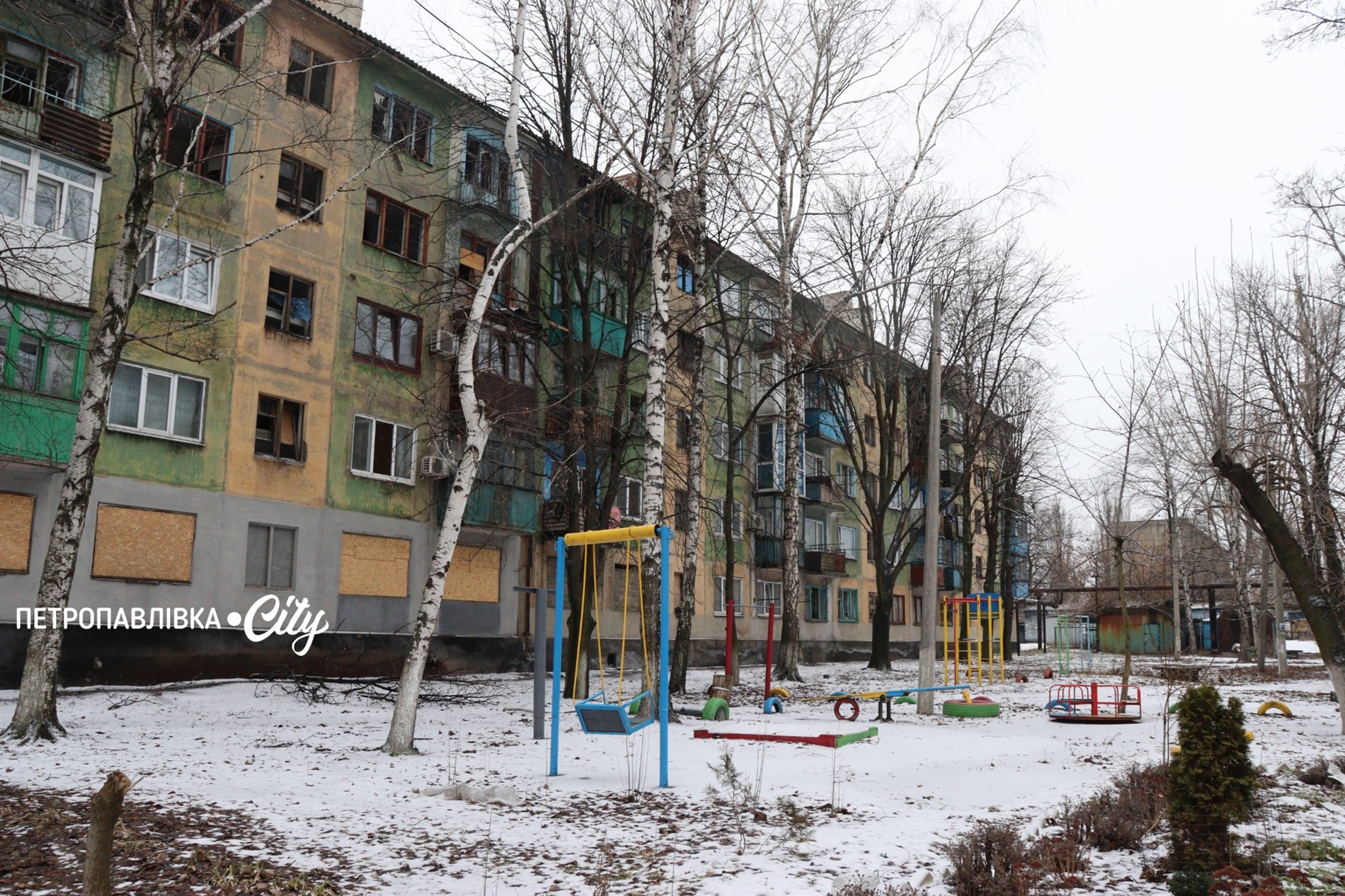 Білозерське — місто, що живе під дронами: як виживають люди за 12 кілометрів від фронту (ВІДЕО)