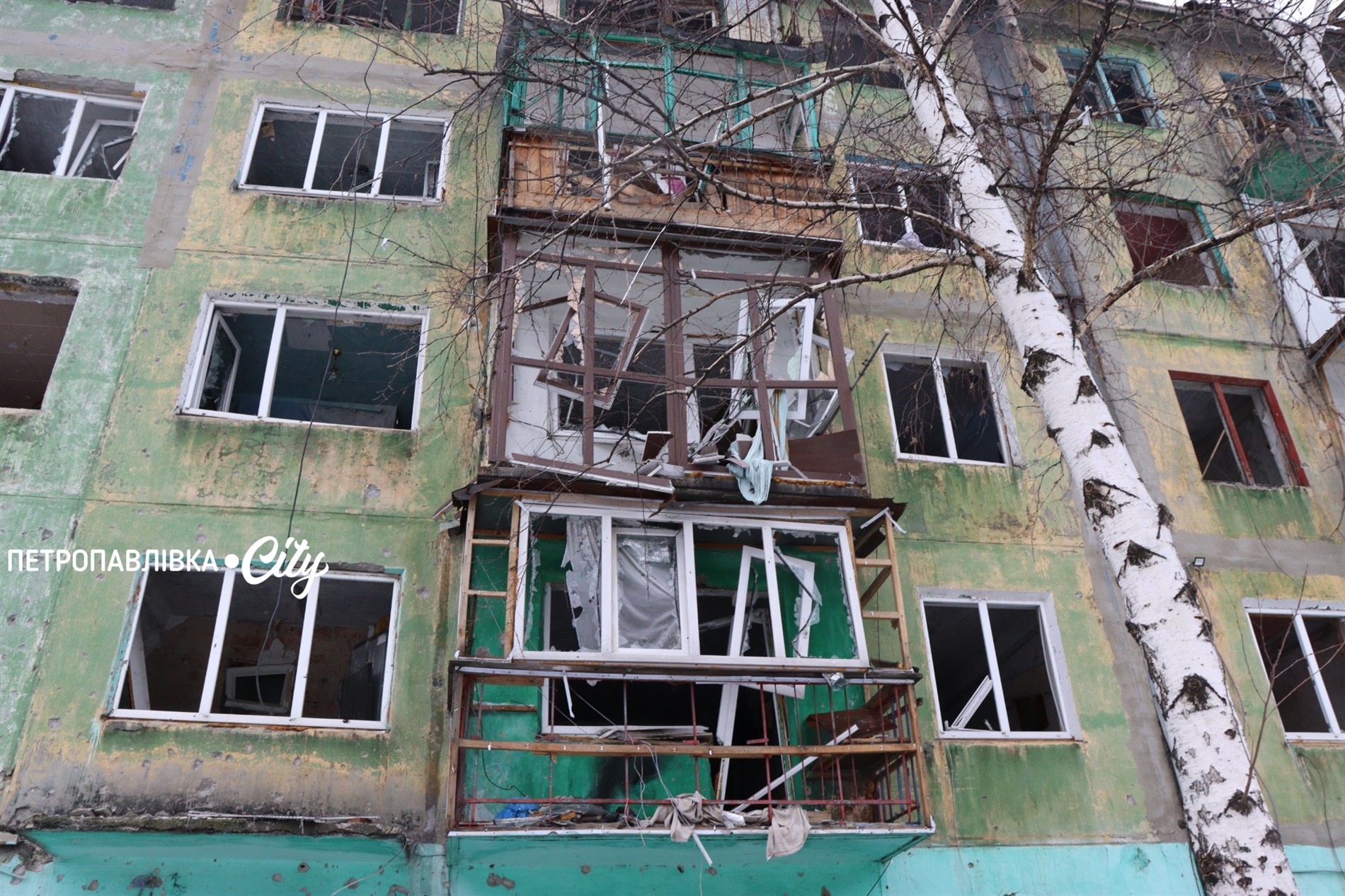 Білозерське — місто, що живе під дронами: як виживають люди за 12 кілометрів від фронту (ВІДЕО)