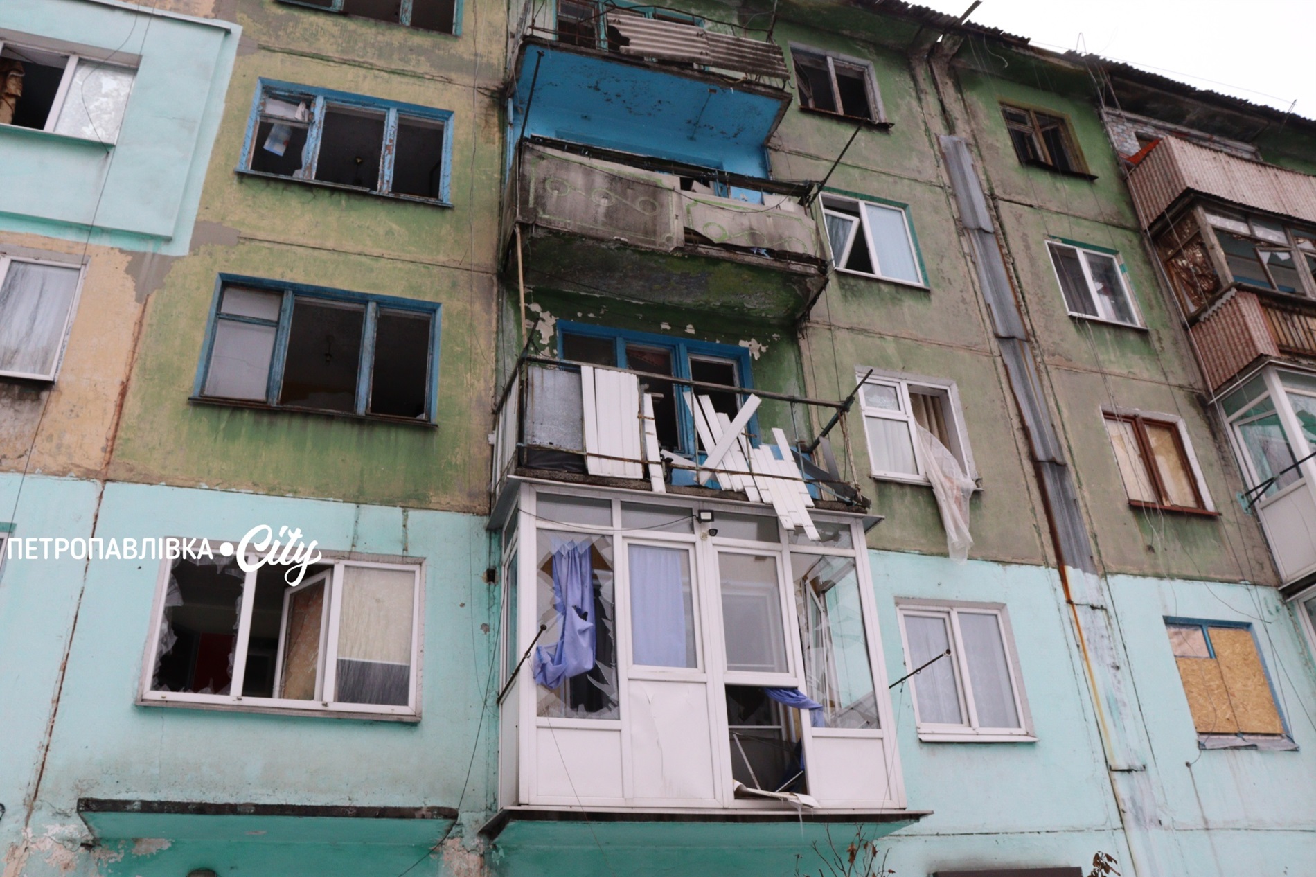 Білозерське — місто, що живе під дронами: як виживають люди за 12 кілометрів від фронту (ВІДЕО)