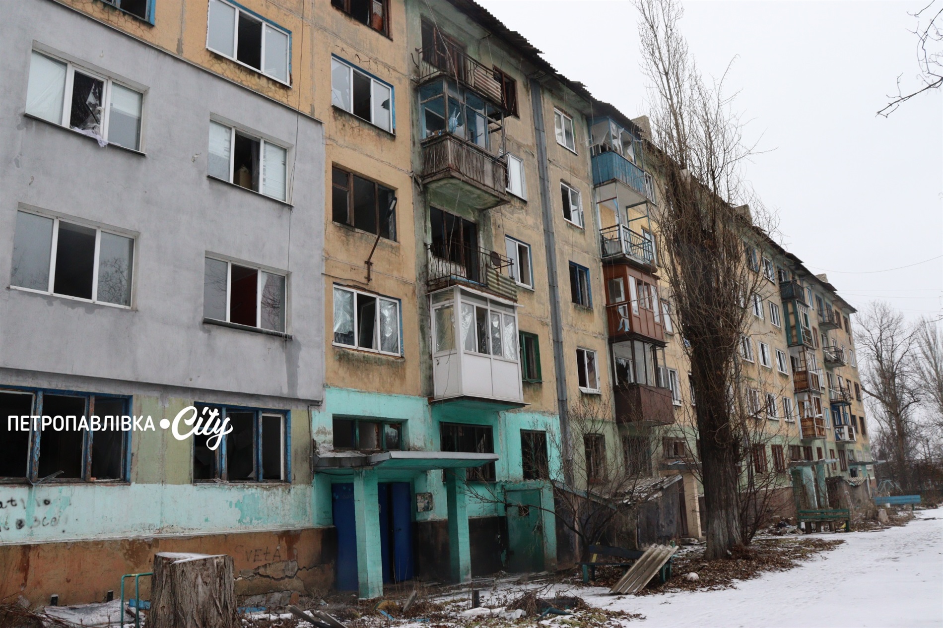 Білозерське — місто, що живе під дронами: як виживають люди за 12 кілометрів від фронту (ВІДЕО)