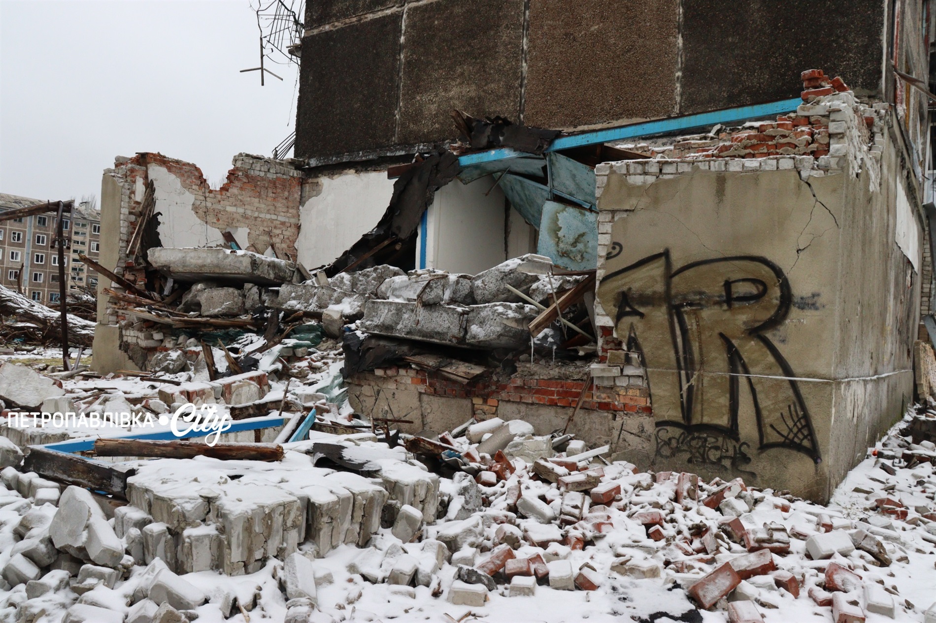 Білозерське — місто, що живе під дронами: як виживають люди за 12 кілометрів від фронту (ВІДЕО)