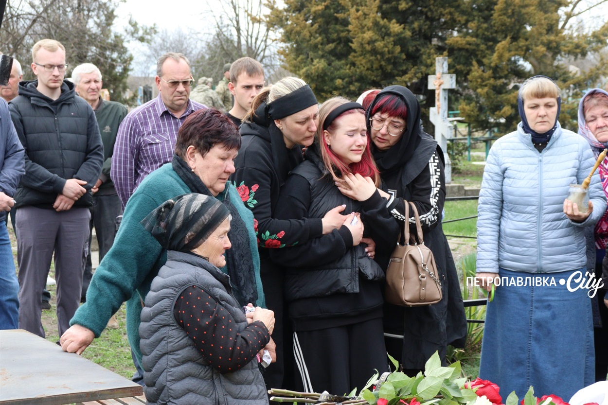 На щиті Сергій Кіяшко - Петропавлівка прощається з офіцером 24-ї бригади імені Короля Данила (ВІДЕО)