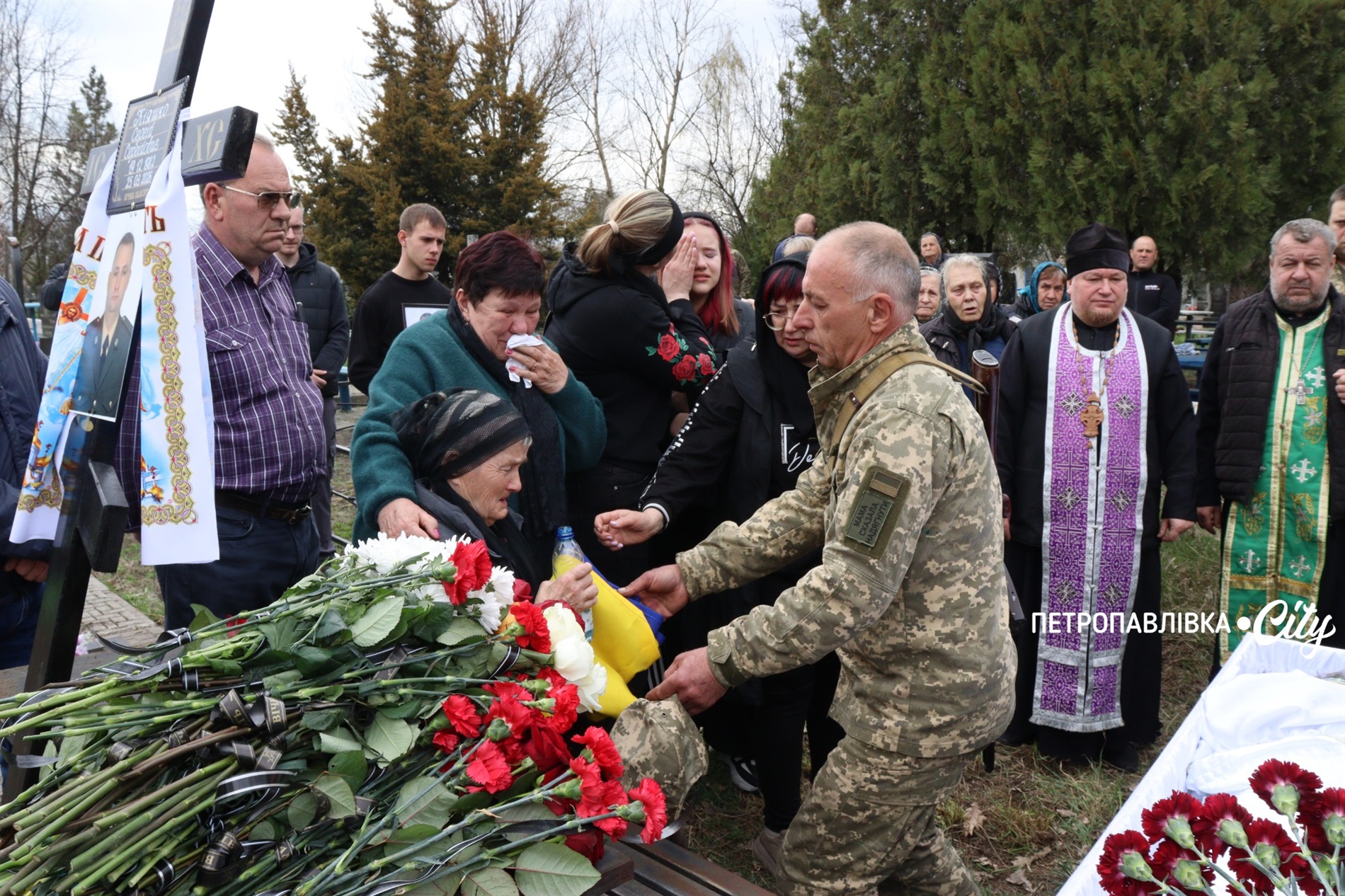 На щиті Сергій Кіяшко - Петропавлівка прощається з офіцером 24-ї бригади імені Короля Данила (ВІДЕО)