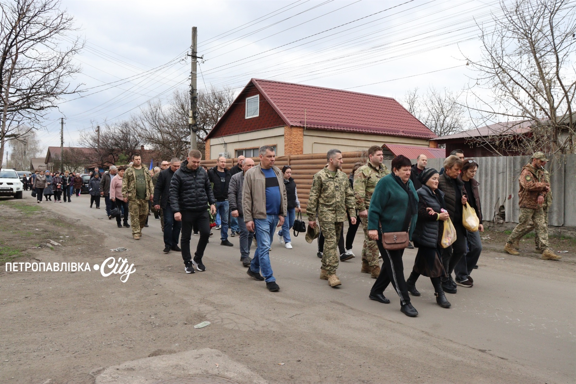 На щиті Сергій Кіяшко - Петропавлівка прощається з офіцером 24-ї бригади імені Короля Данила (ВІДЕО)